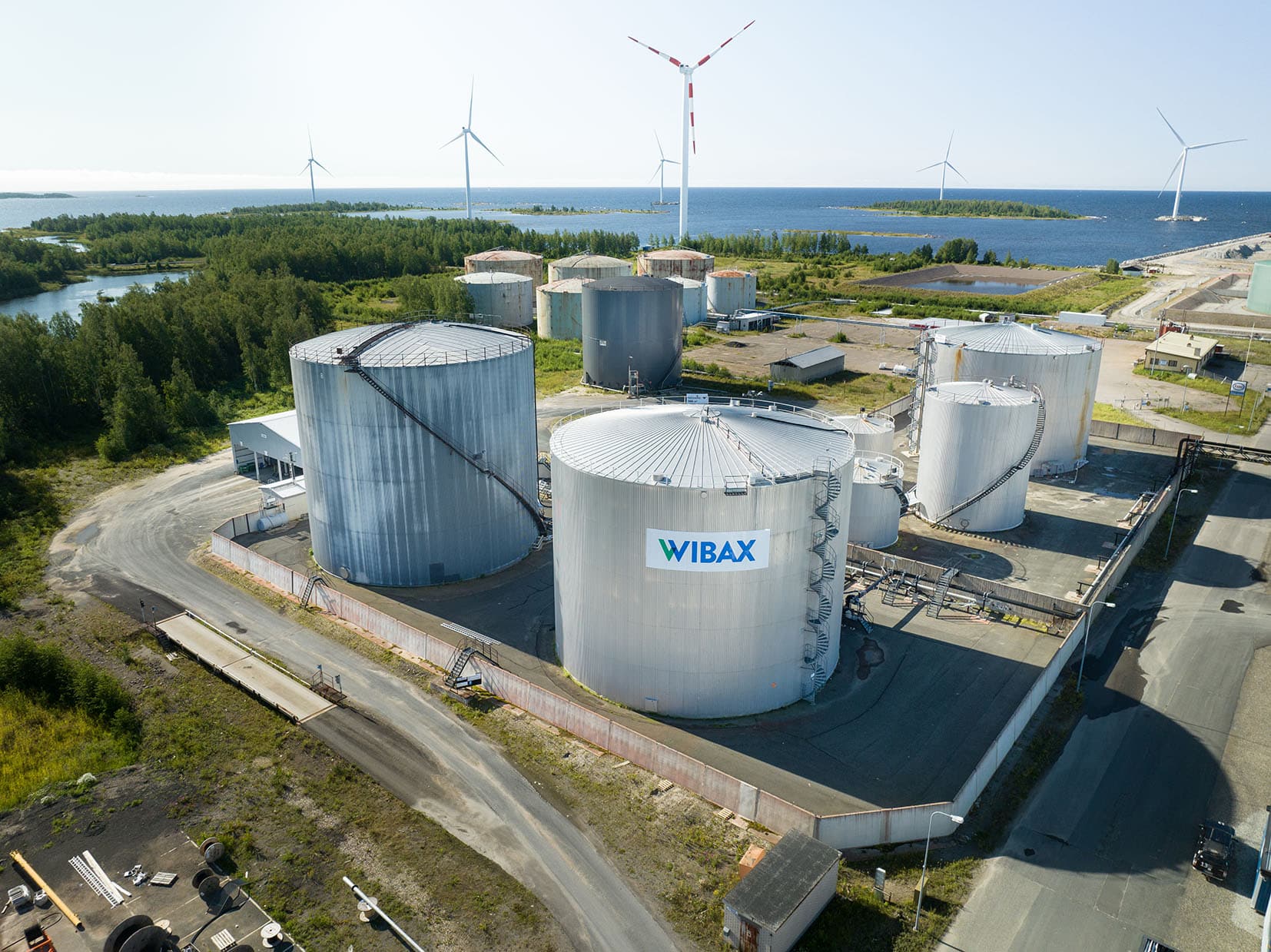 Suomessa Wibax on ainut valtakunnallinen ja kokonaisvaltainen teollisuuden täyden palvelun bionesteen toimittaja, jonka kattava jakeluverkosto mahdollistaa asiakkaille nopean, tarpeenmukaisen ja kokonaistaloudellisen biopolttoainehankinnan